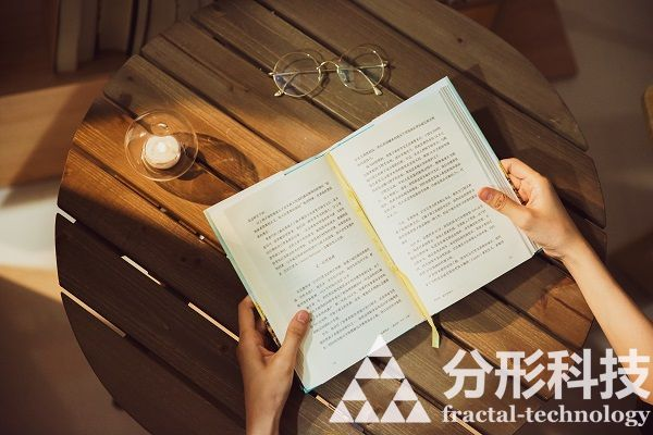 高校網(wǎng)站建設(shè)：推動(dòng)教育現(xiàn)代化的橋梁